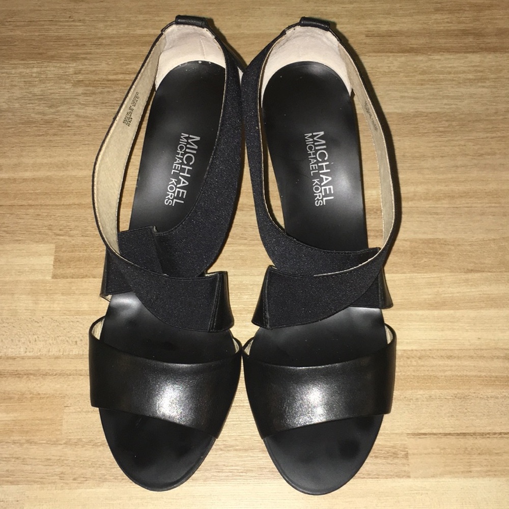 Michael Kors Sandals Triangle heel